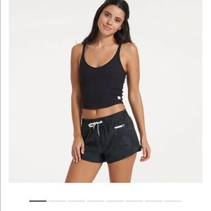 NWT Vuori Ribbed Crop Top